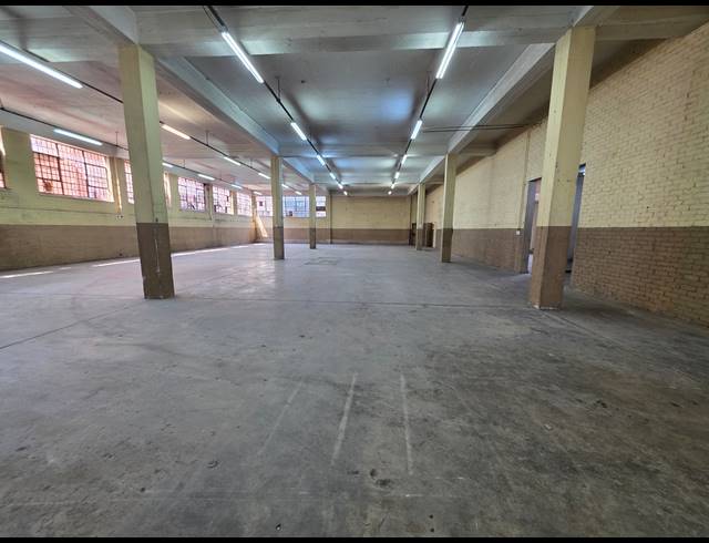 1,345M² WAREHOUSE TO LET IN BOOYSENS